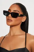 Mulholland Drive Sunglasses(Black,OS)