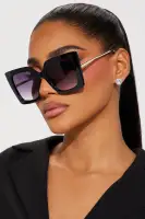 Looking Pretty In Pearls Sunglasses(Black,OS)